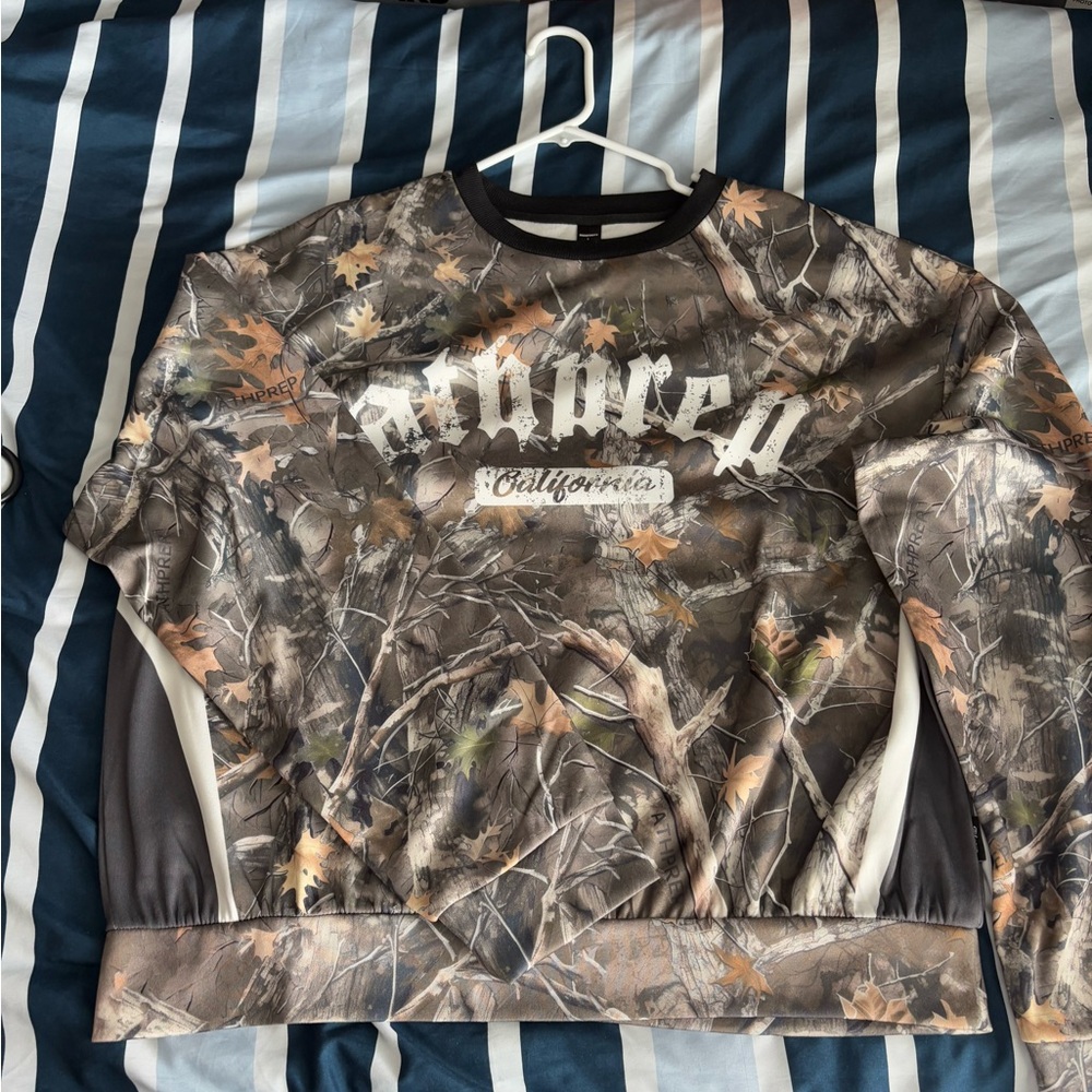 Camouflage Graphic Sweatshirt